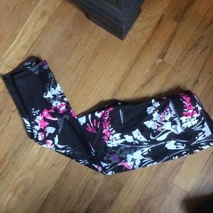 Fablietics winn mid rise Capri S